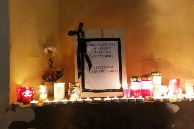 A veronai baleset áldozataira emlékeztek Esztergomban