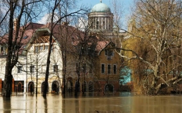 Három év esztergomi árvízi képei - VIDEÓ