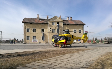 Ismét mentőhelikopter érkezett Esztergomba