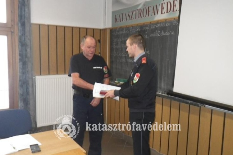 Kitüntettek ismét egy esztergomi tűzoltót