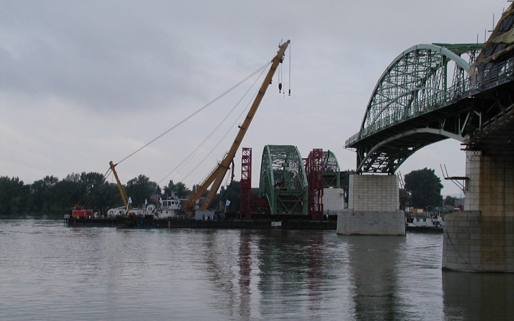 Éppen 17 éve adták át az ismét megújult Mária Valéria hidat - FOTÓGALÉRIA