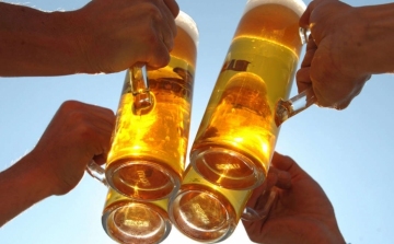 Százféle sörrel és sztárfellépőkkel jön a hétvégén a Főtéri Sörfeszt