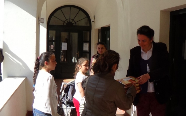 Ebéd a rászorulóknak – adományozás Esztergomban