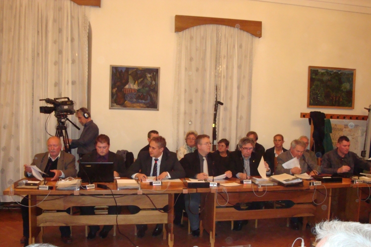 A testületi ülés elhalasztását kéri a Fidesz-KDNP