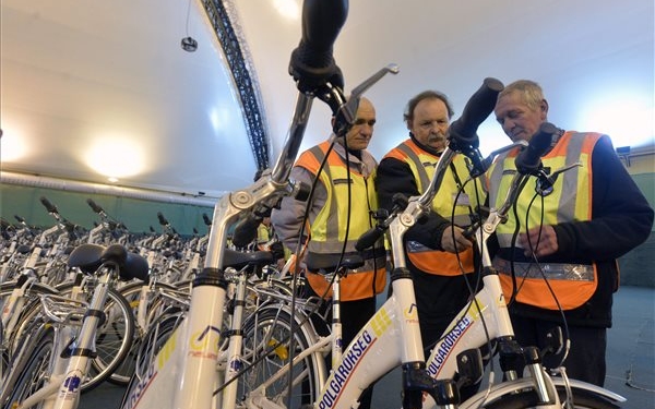 Négyszázhatvan új Neuzer kerékpárt kapott a polgárőrség 