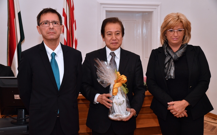 „Esztergom Gyarapodásáért” díjjal ismerték el a Suzuki gazdasági szerepét