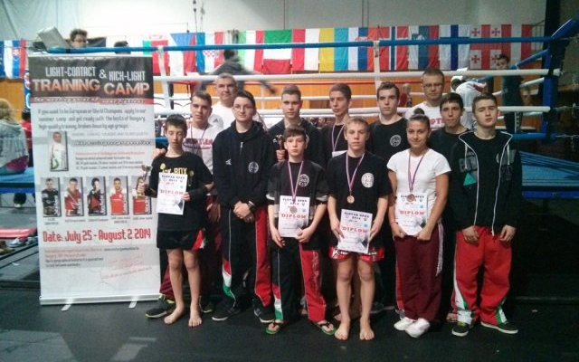 Újabb nemzetközi kick-box siker Esztergomnak: 5 arany, 4 ezüst, 3 bronz