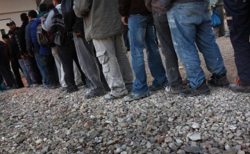 Illegális bevándorlás - ORFK: nyolc nap alatt csaknem 11 ezer embert fogtak el a rendőrök