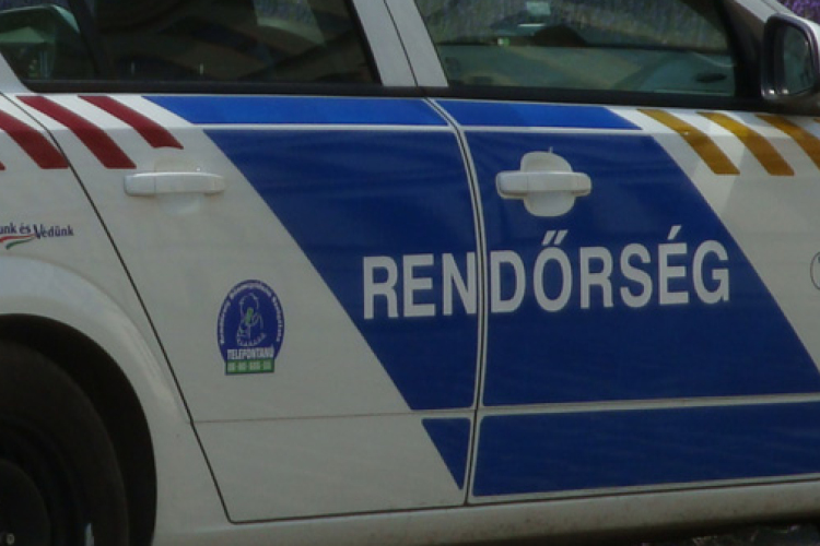 Lezárja a rendőrség a Kesztölci utat