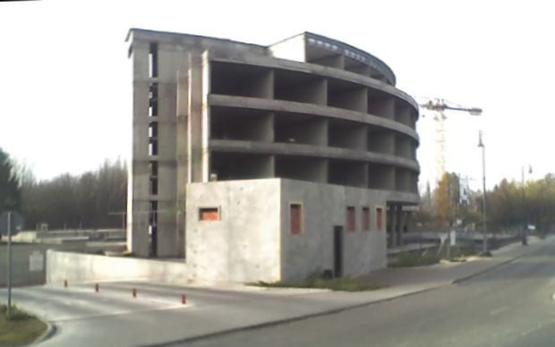 Követelésfizetés, bírósági döntés, mélygarázs, Contur-Bau per