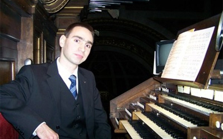 Fiatal művész veszi át Baróti István helyét a Bazilika orgonájánál - VIDEÓVAL
