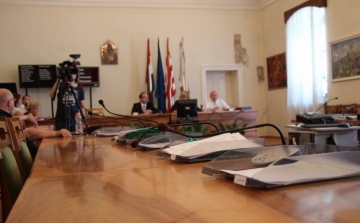 Nemzetközi vizsgálatot kezdeményez Esztergom a Párkányba tervezett égető ügyében
