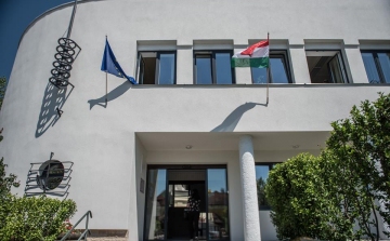 Megújult hivatali épületeket adtak át Esztergomban