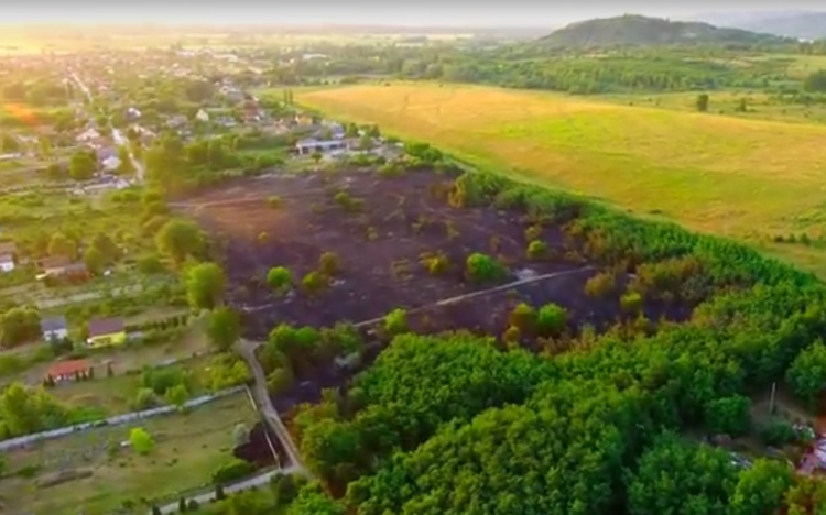 Ekkora pusztítást okozott a kertvárosi tűz - LÉGI VIDEÓ