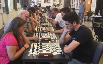 Bárki nevezhet! - Szent István felnőtt és gyerek sakkverseny Esztergomban