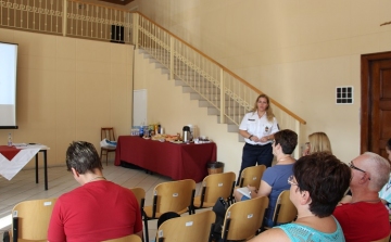 Baleset-megelőzésre és közlekedésbiztonságra tanítanak a rendőrök az iskolákban