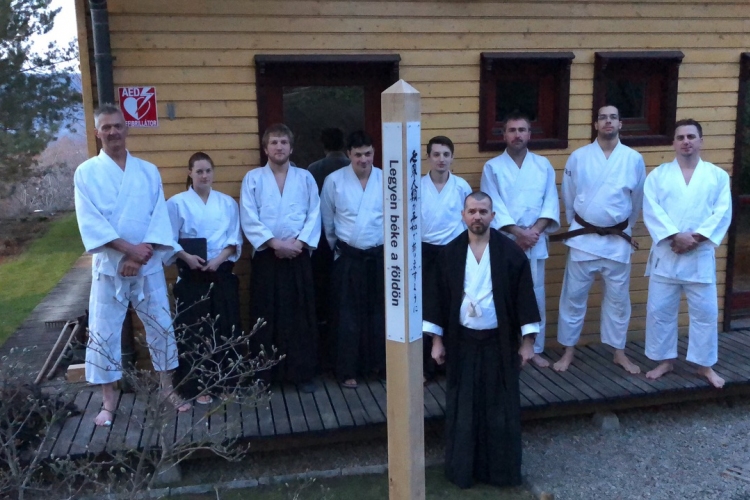 Békeoszlopot  avattak a bocskoroskúti Aikido Dojo-nál