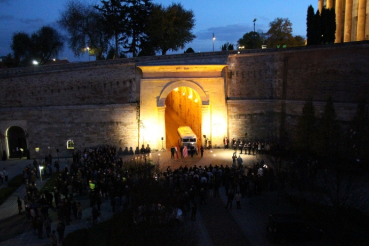 56-ra emlékezik Esztergom - Meghívó