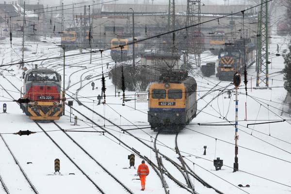 havazás, közlekedés, hóesés, márciusi hóesés, vasút, vonat,