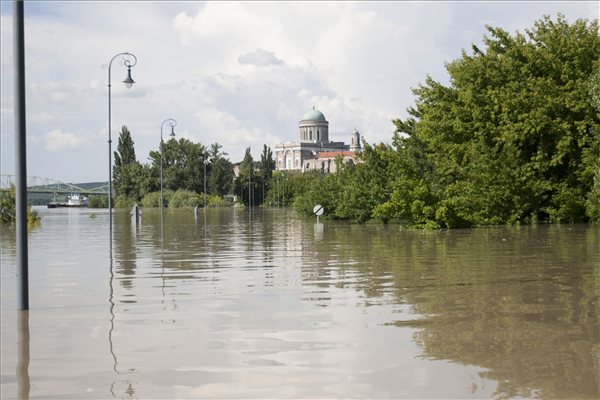 árvíz Esztergomban