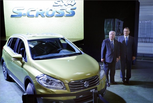Miniszterelnöki köszöntővel elkezdődött az új Suzuki SX4 sorozatgyártása Esztergomban