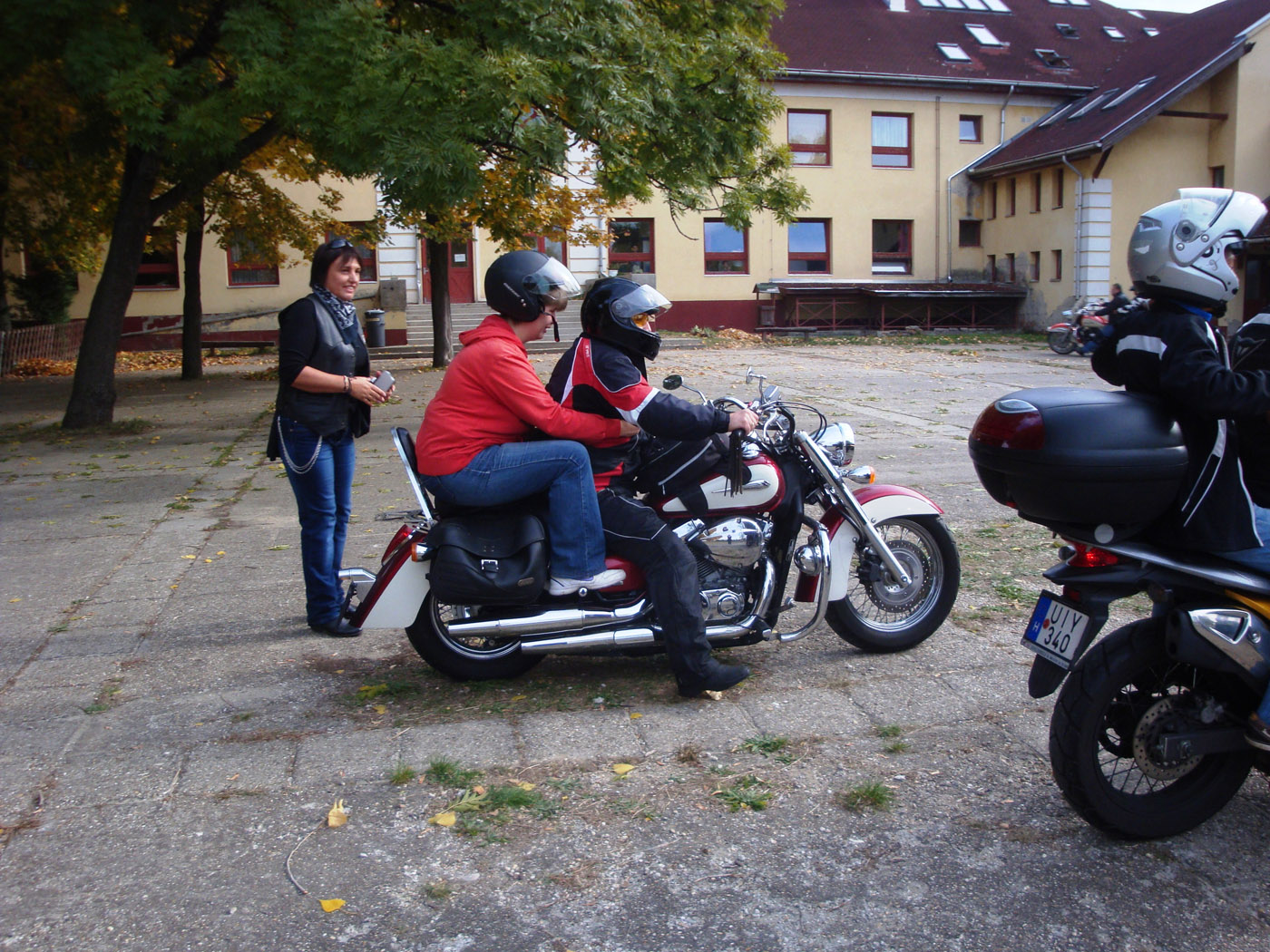 Jótékonysági motoros nap Esztergomban a Montágh iskolában
