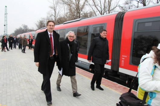 Sebességrekordot döntött az esztergomi vonat- átadott új szakasz