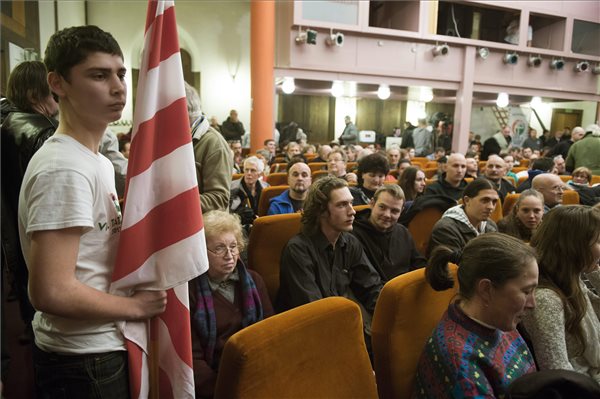 Jobbik fórum Esztergomban