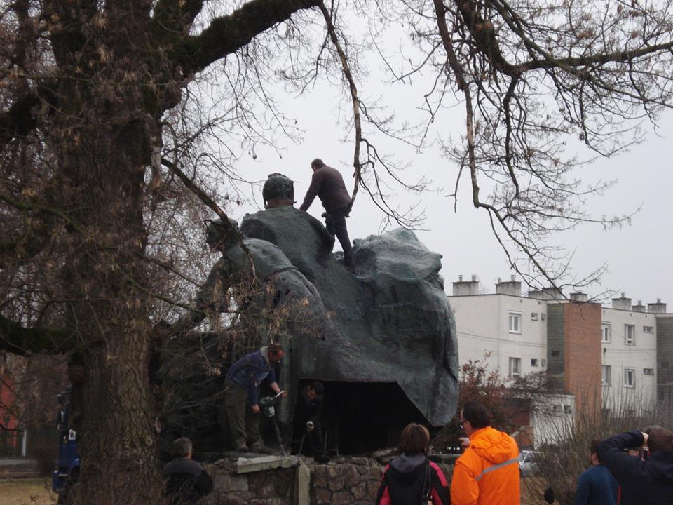 Költözik a Magvető-szobor Esztergomból