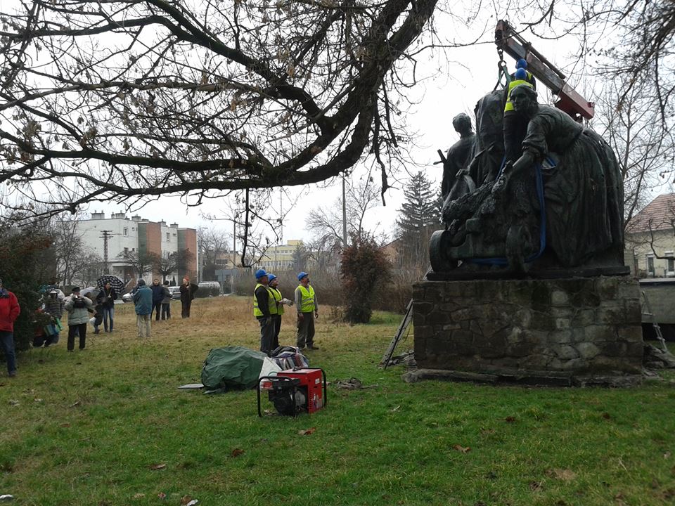 Költözik a Magvető-szobor Esztergomból