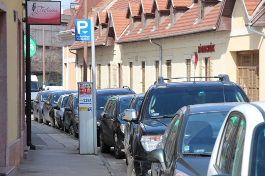 Egyszerűbb parkolás Esztergomban – fizessen mobillal!