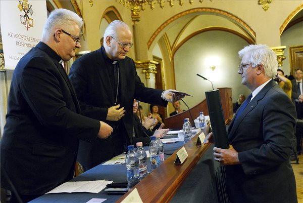 Esztergomi teológus is az idei Stephanus-díjasok közt