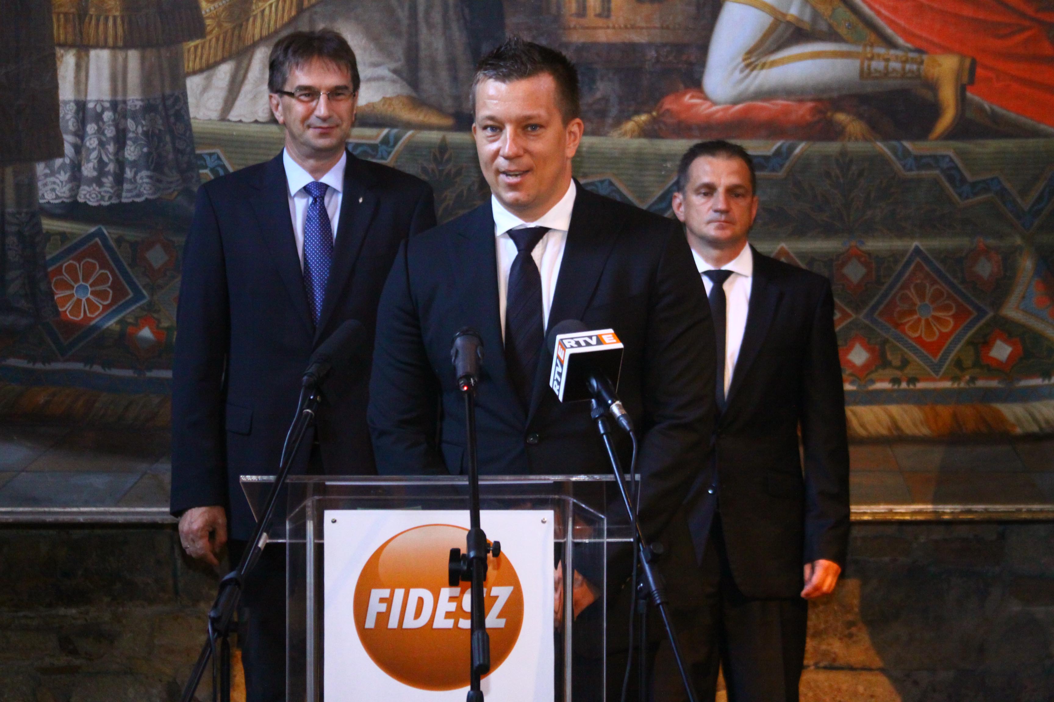 Bemutatkoztak a Fidesz-KDNP képviselő-jelöltjei Esztergomban