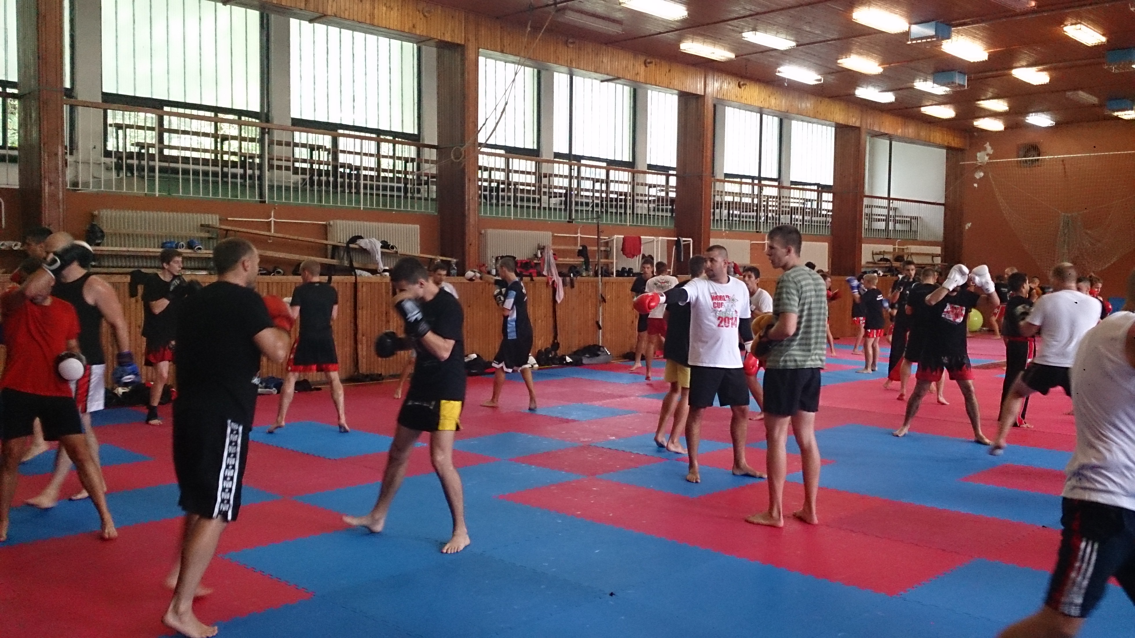 „Az igazi harcosok találkozóhelye” –Vépen edzőtáboroztak kick-boxosaink