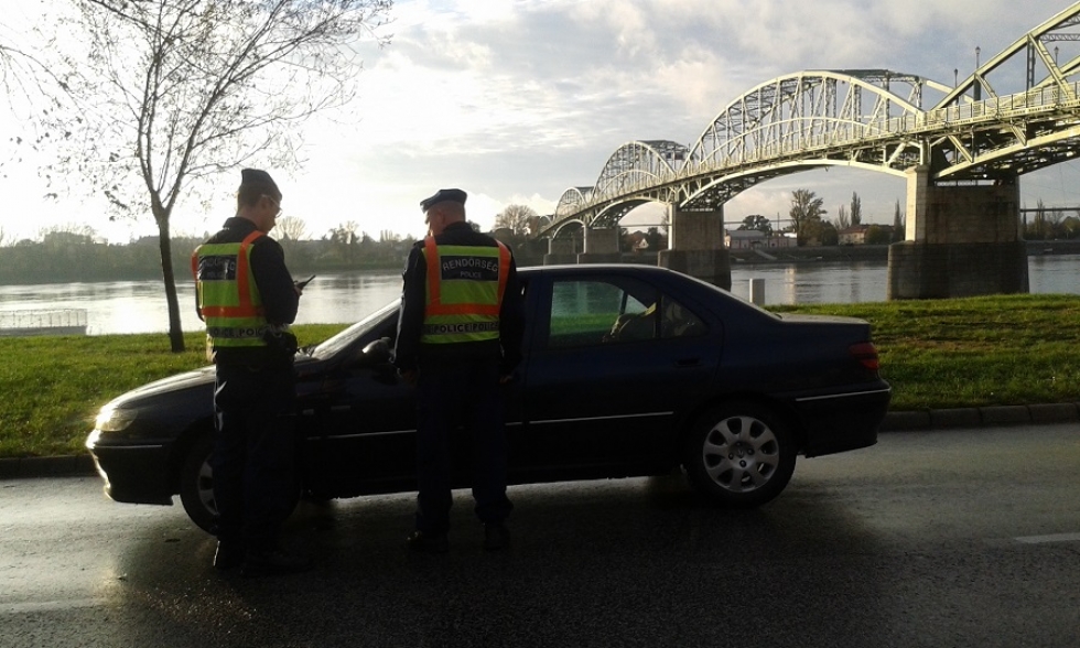 Totális rendőrségi razzia – 38 szabálysértőt ért tetten a rendőrsereg Esztergomban