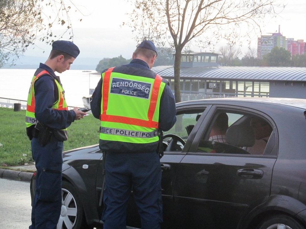 Totális rendőrségi razzia – 38 szabálysértőt ért tetten a rendőrsereg Esztergomban