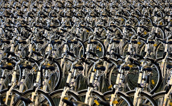 Négyszázhatvan új Neuzer kerékpárt kapott a polgárőrség