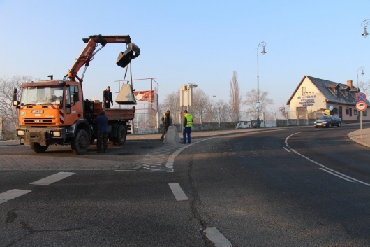 Nyitva az út Esztergomba a hídról