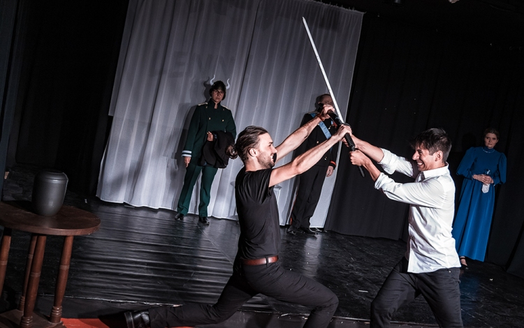A Hamlet bemutatójával indítja az évadot a Babits Mihály Színház - FOTÓK