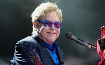 Esztergomban készült Elton John kedvenc fotója!