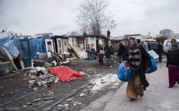 Vitát váltott ki a párizsi rendőrség utasítása a romák 