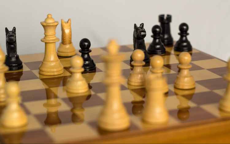 Szervezett Esztergom környékén a sakk oktatás 