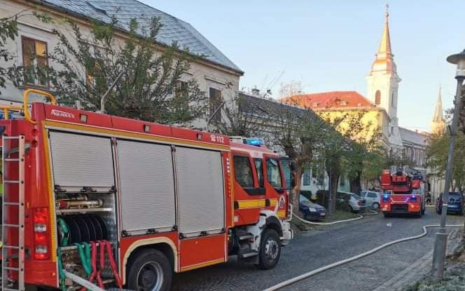 Kigyulladt egy családi ház Esztergomban