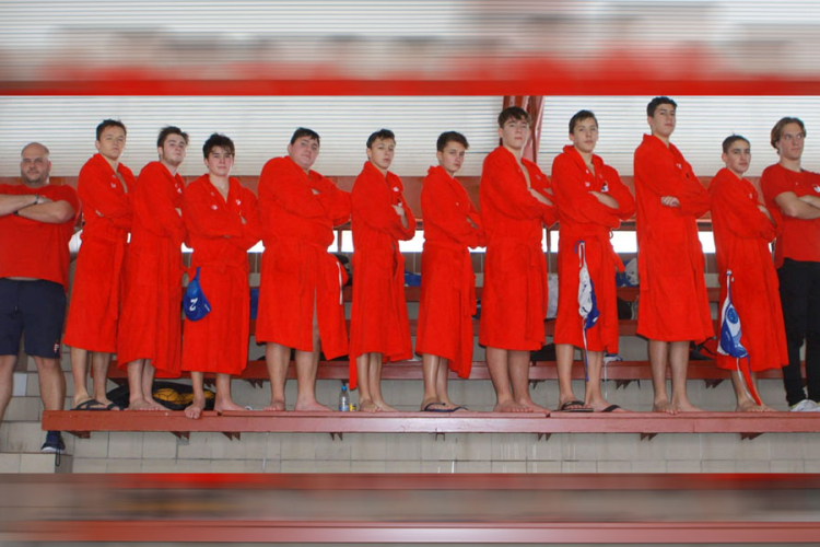 Újabb sikereket értek el a dorogi úszók és vízilabdások