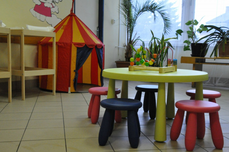 Felújított várótermet kapott ajándékba a kórház gyerekosztálya