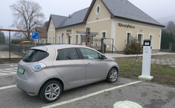 Dömösön már van elektromos autó töltő!