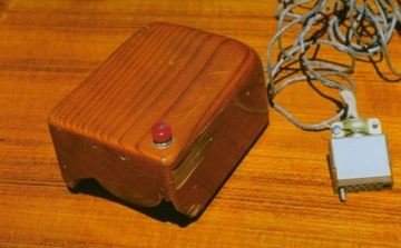 Meghalt a számítógépes egér feltalálója – az egér 1968-ban debütált faházban, két keréken