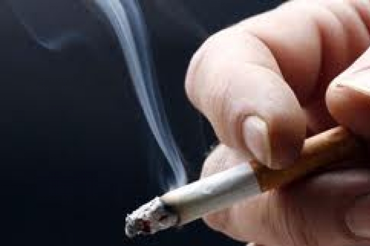 Ráncos, fogatlan negyvenes - korai öregedés vár a dohányosokra