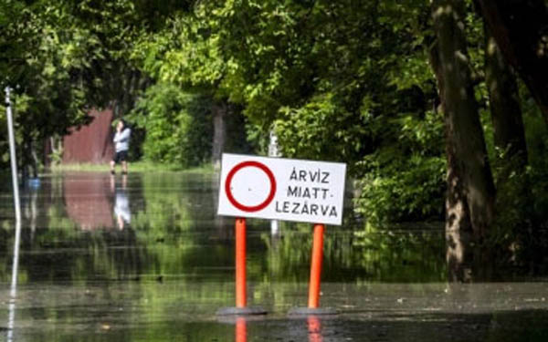 Árvíz - Nem ajánlatos útnak indulni a Dunakanyarba