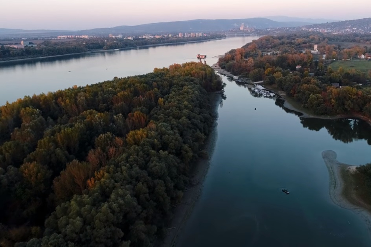 A Körtvélyes sziget és a környéke Esztergomnál – LÉGI VIDEÓ